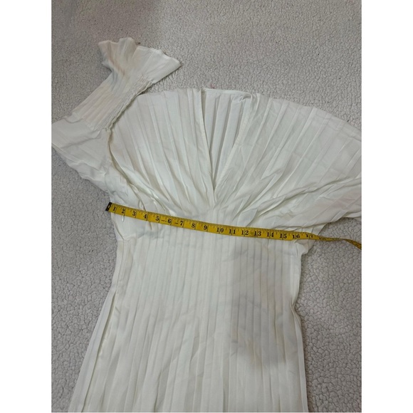 NWT Elegant White Pleated Mini Dress - Picture 9 of 11